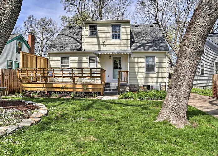 Lexington Getaway With Backyard Deck Less Than 2 Mi To Uk!