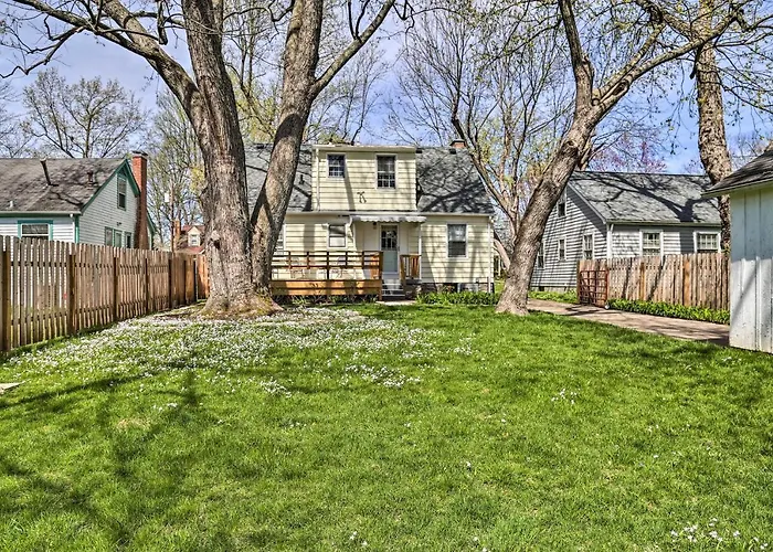Lexington Getaway With Backyard Deck Less Than 2 Mi To Uk!